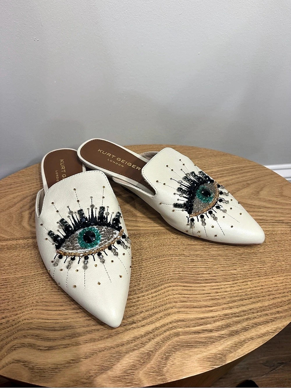 Kurt Geiger White Leather
Pointed Mules with Green Eye Embellishment - Picture 2 of 6